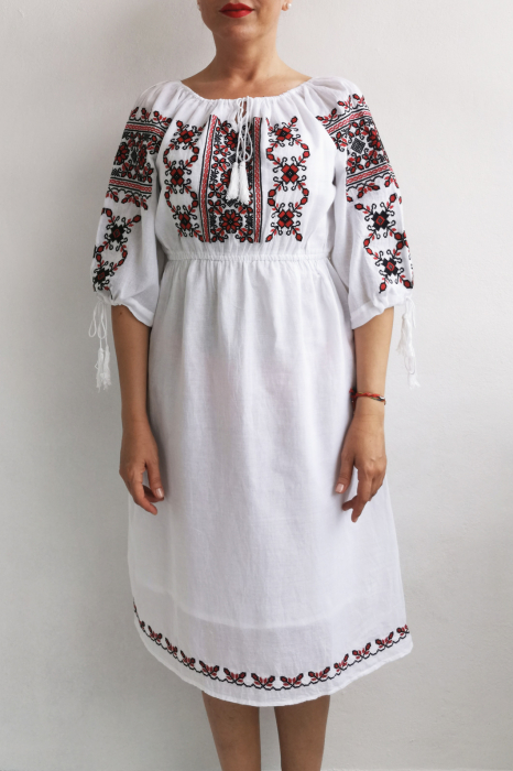 Rochie Traditionala Eleonor [3]