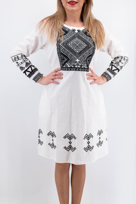 Rochie Traditionala Roza 2 [3]