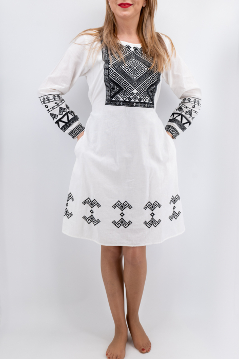 Rochie Traditionala Roza 2 [5]