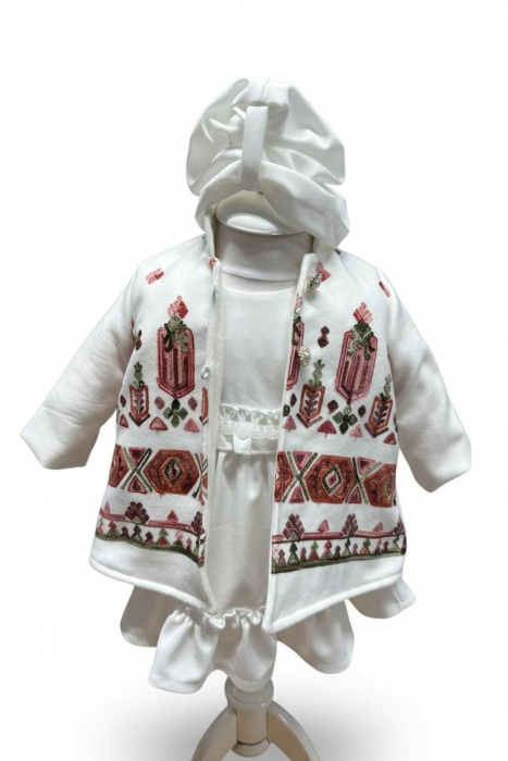 Costum fetita stilizat cu motive traditionale