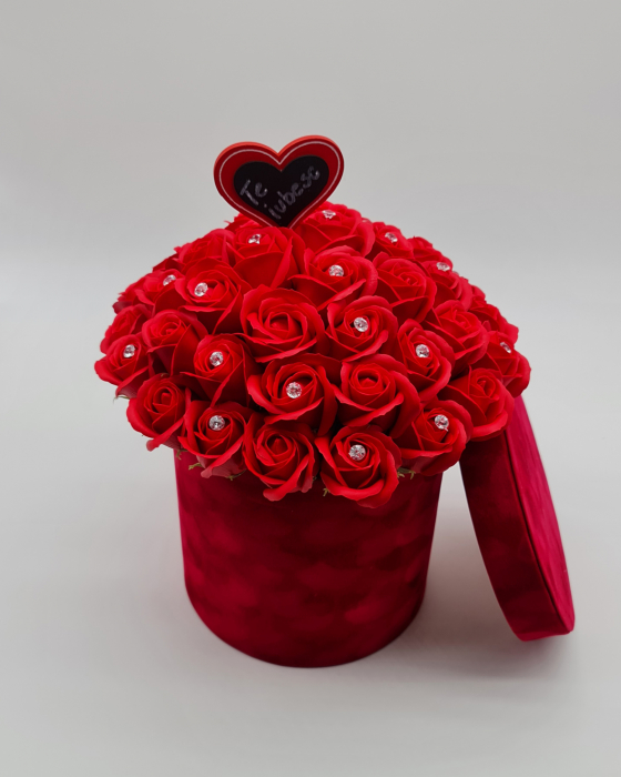 Set cadou - Trandafiri sapun - Cutie Catifea Rosie [2]