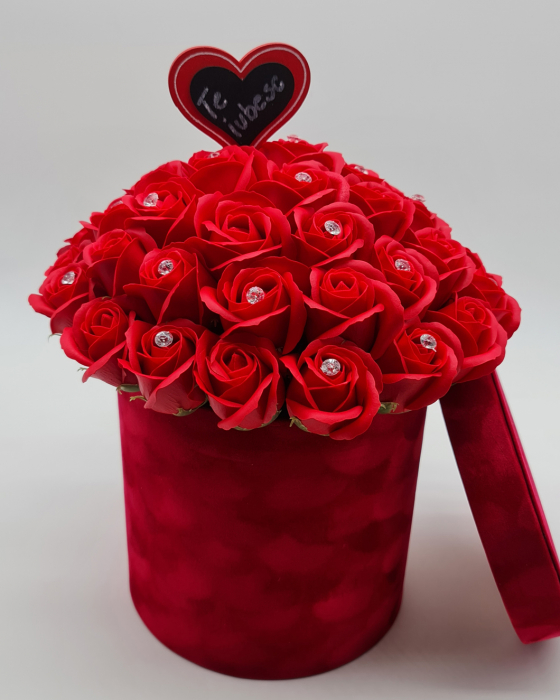 Set cadou - Trandafiri sapun - Cutie Catifea Rosie [3]