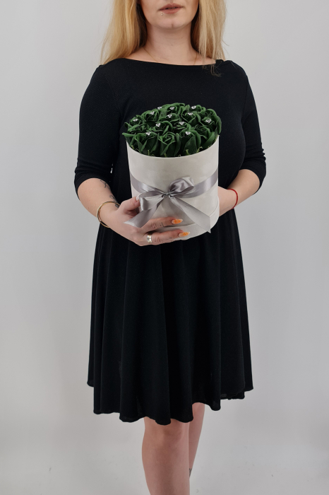Set cadou – Trandafiri sapun – cutie rotunda cu trandafiri verzi [2]