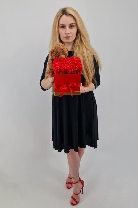 Set cadou – Trandafiri sapun – cutie patrata cu ursulet maro [2]