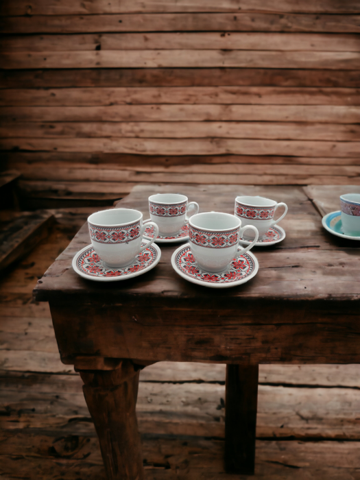 Set cafea cu motive traditionale 3