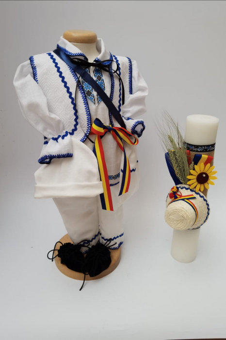 Poze Set Traditional Botez - Costumas baiat Lumanare baiat 3