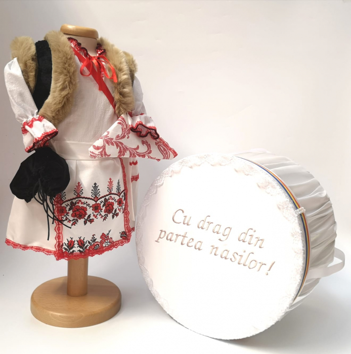 Set Traditional Botez Fetita - Costumas + Cutie Trusou 3