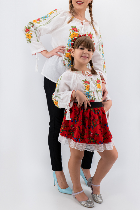 Set Traditional / IE Mama / IE fiica Lora [2]