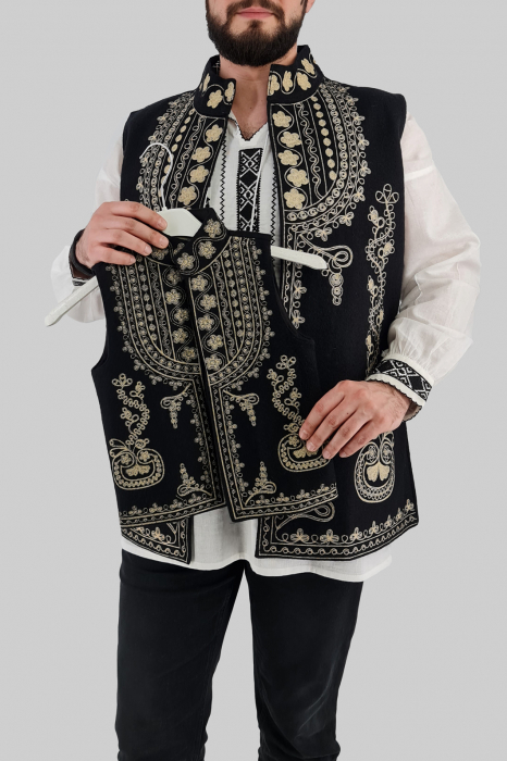 Set Traditional Mama/Tata/fiica/fiu Vesta Traditionala 3 [2]