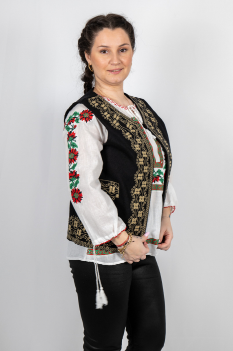 Vesta brodata cu model traditional Alina 16 [2]
