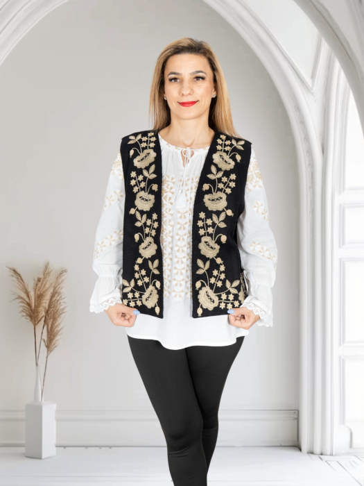 Vesta brodata cu model traditional Alina 25 [2]