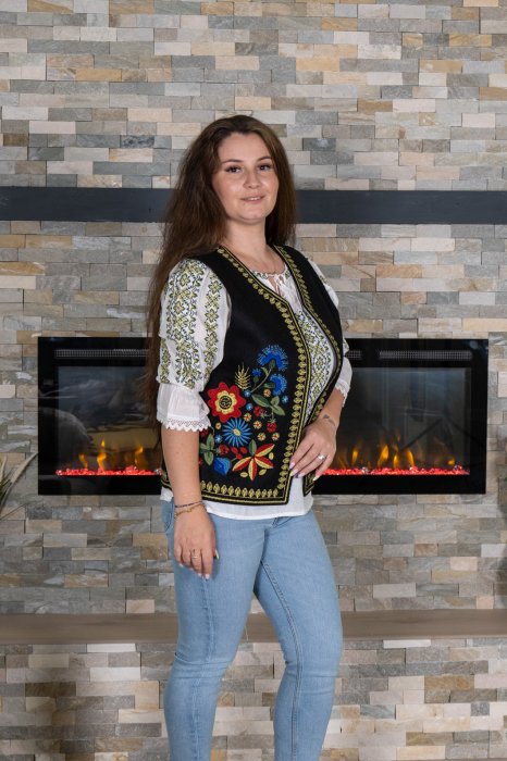 Vesta brodata cu model traditional Angi 13 [4]