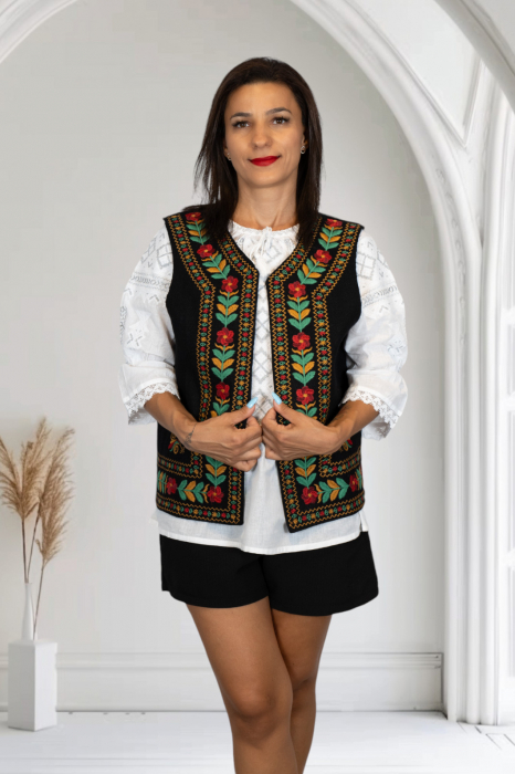 Vesta brodata cu model traditional Suzi 6 [2]
