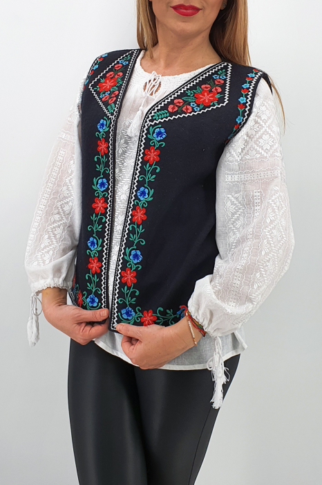 Vesta brodata cu model traditional Angi 2 [4]
