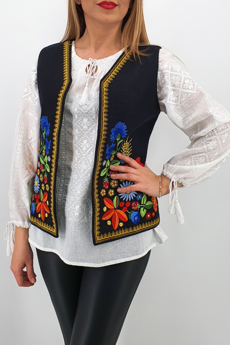 Vesta brodata cu model traditional Angi 3 [2]