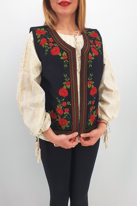 Vesta brodata cu model traditional Soriana [3]