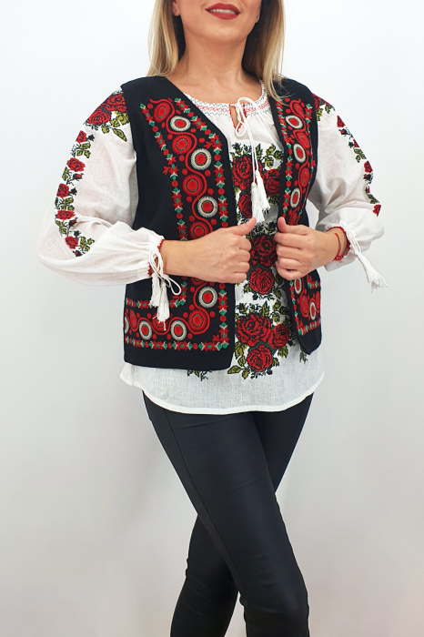 Vesta brodata cu model traditional Lucretia 2 [3]