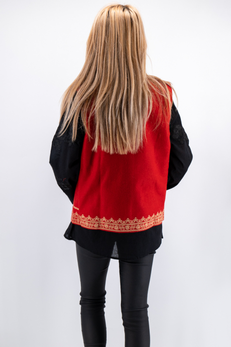 Vesta brodata cu model traditional Constantina 4 [4]