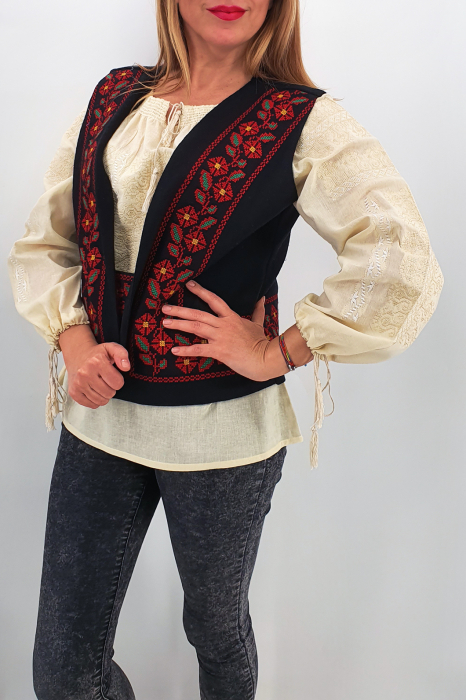 Vesta brodata cu model traditional Narci [3]