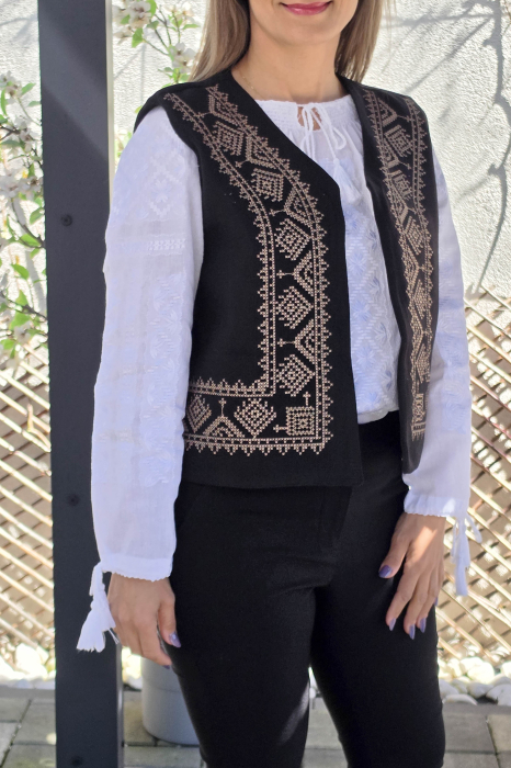 Vesta brodata traditional Olguta 6 [3]