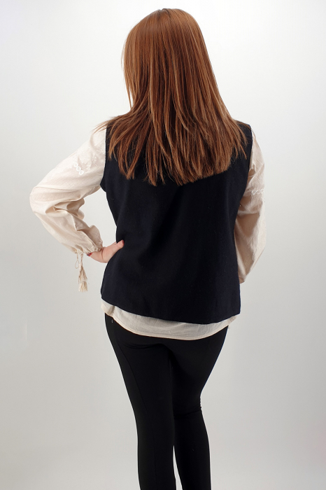 Vesta brodata cu model traditional Filoftea 2 [3]