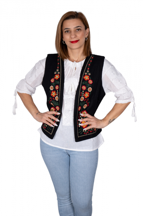 Vesta brodata cu model traditional Damiana 2 [3]