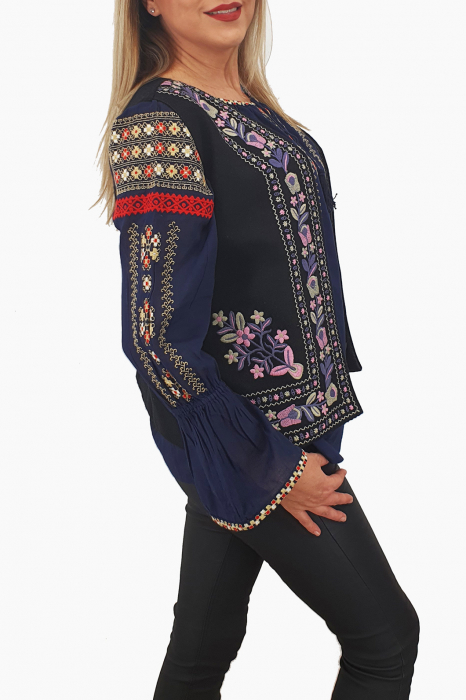 Vesta brodata cu model traditional Suzi 3 [4]