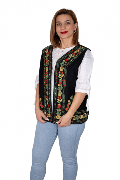 Vesta brodata cu model traditional Suzi 5 [2]