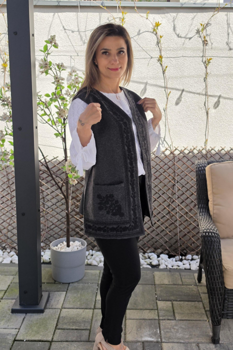 Vesta brodata traditional Angelica 17 [3]