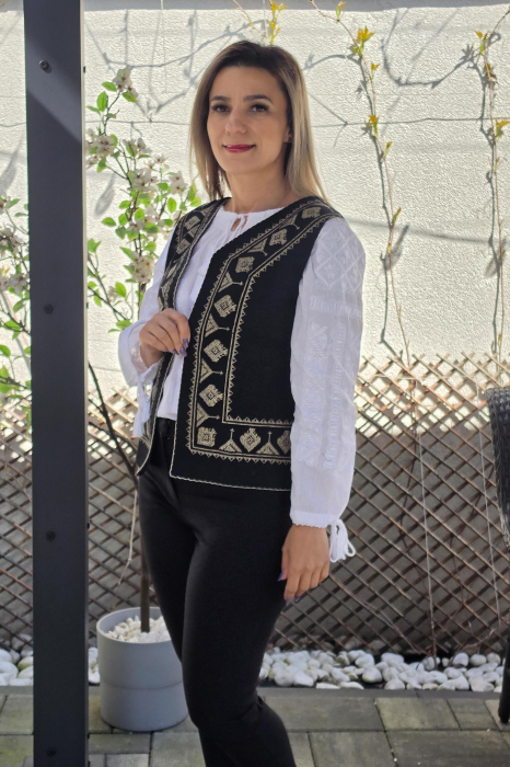 Vesta brodata traditional Olguta 7 [4]