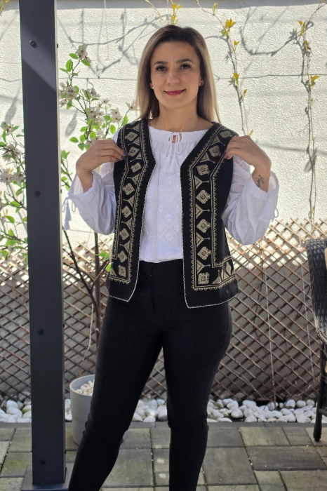 Vesta brodata traditional Olguta 7 [3]