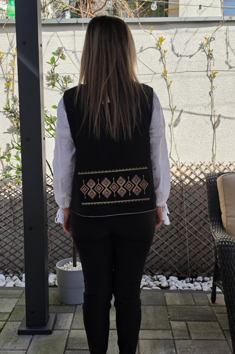 Vesta brodata traditional Olguta 8 [3]