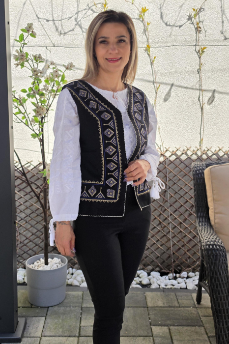 Vesta brodata traditional Olguta 9 [2]