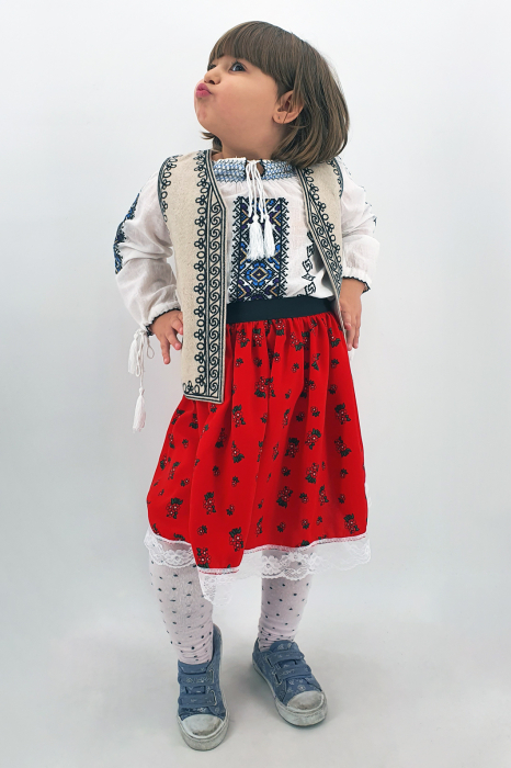 Vesta traditionala fetita Olivia 4 [2]