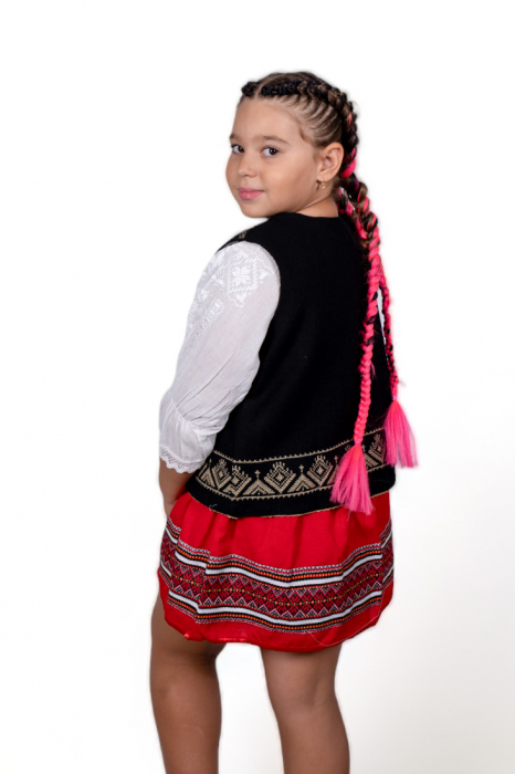 Vesta traditionala fetite Alina [3]
