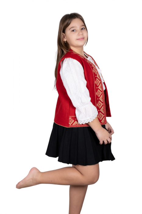 Vesta traditionala fetite Olguta [3]