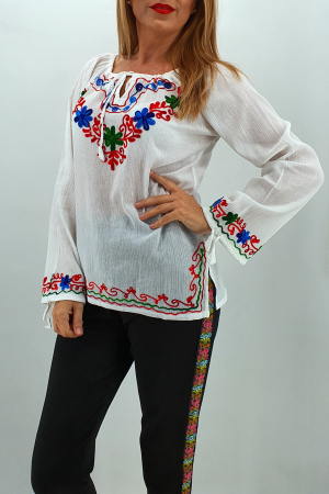 Bluza brodata Floricica [2]