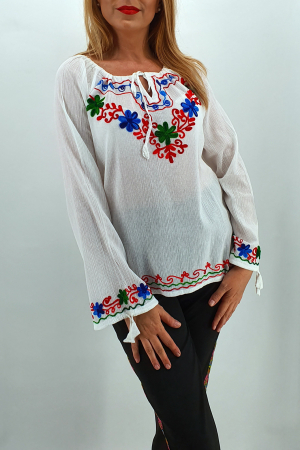 Bluza brodata Floricica [3]