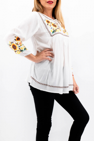 Bluza tip ie neagra cu broderie florala - Lavinia 3 [1]