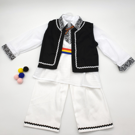 Compleu traditional baietel Remus 2 [1]