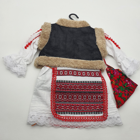 Compleu traditional Ecatrina 4 [1]