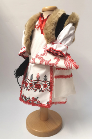 Compleu traditional Fetita 3 [1]