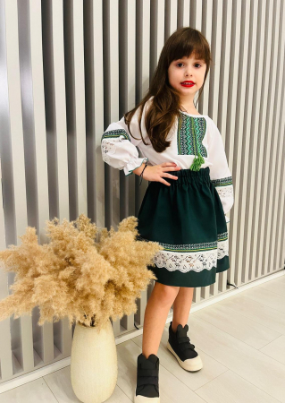 Compleu traditional fetita Natalia 9 [3]