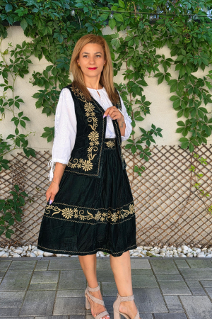 Costum catifea Vesta si Fusta 4 [1]