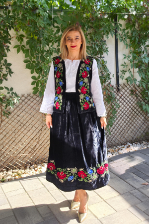 Costum catifea Vesta si Fusta 5 [3]