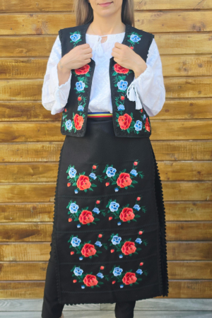 Costum Traditional Vesta si Fote Flori 3 [3]