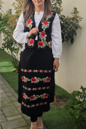Costum Traditional Vesta si Fote Flori 4 [1]
