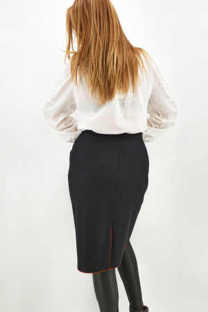 Costum Traditional Vesta si Fusta brodata cu model traditional 3 [4]