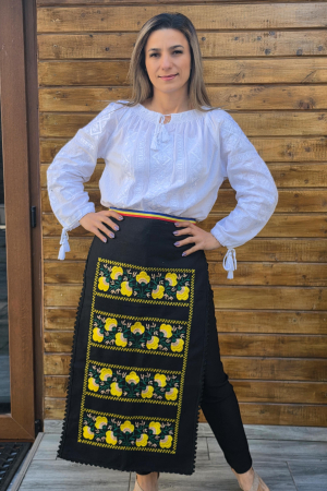 Fote brodate cu model traditional Flori 2