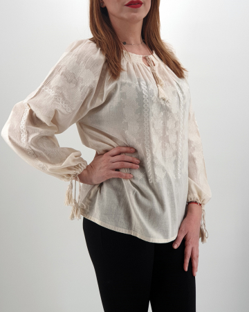 Ie Traditionala Cecilia [1]